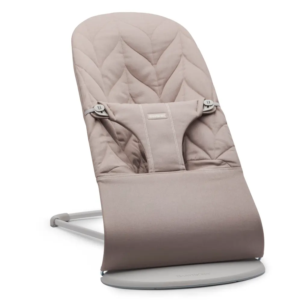 Babysitter Bliss Vävd Bladmönstrad Quilt - Sandgrå